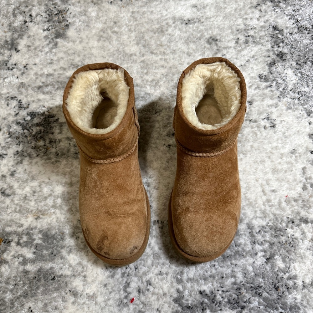 UGG Australia Classic Short II Boots‎ Chestnut Suede Sheepskin Lined Women's 6
